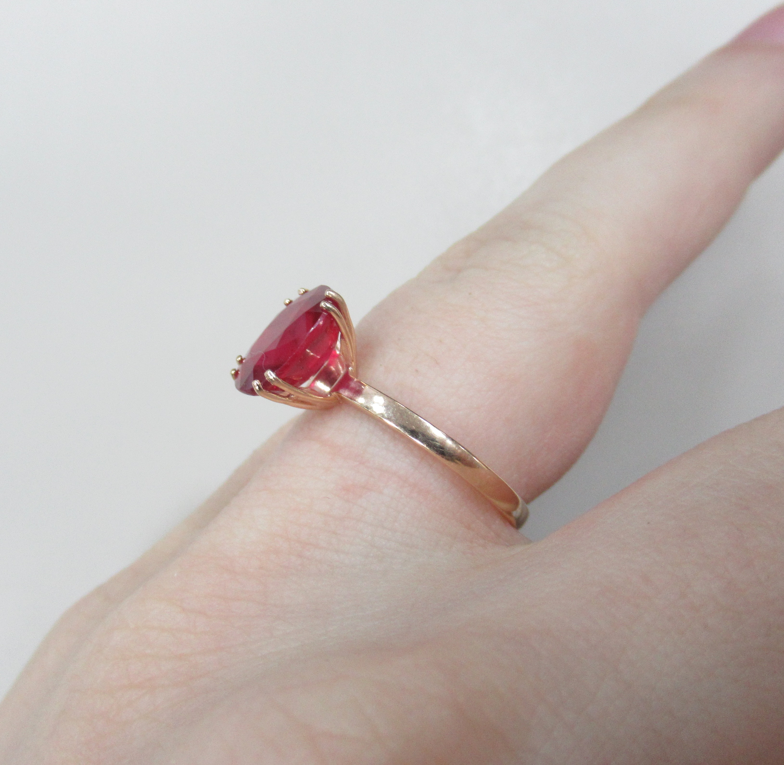 Серебряное кольцо с рубином